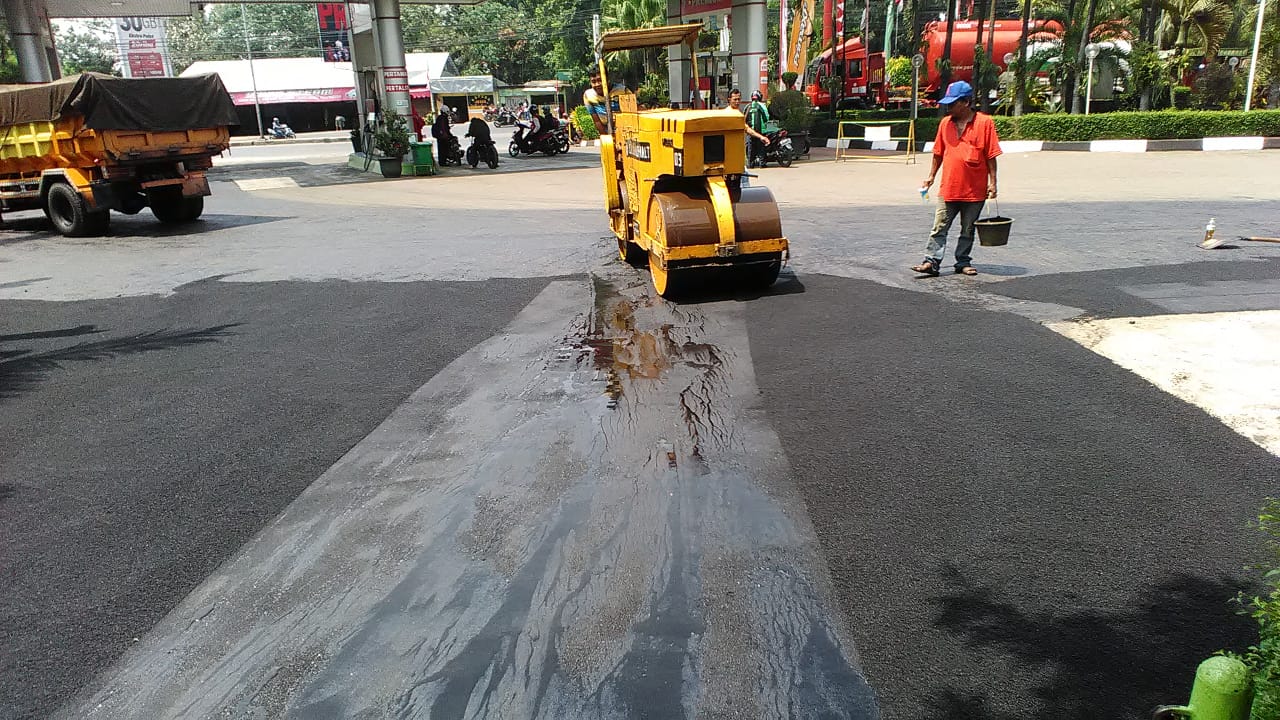pengaspalan aspal hotmix murah bandung PENGASPALAN HALAMAN SPBU
